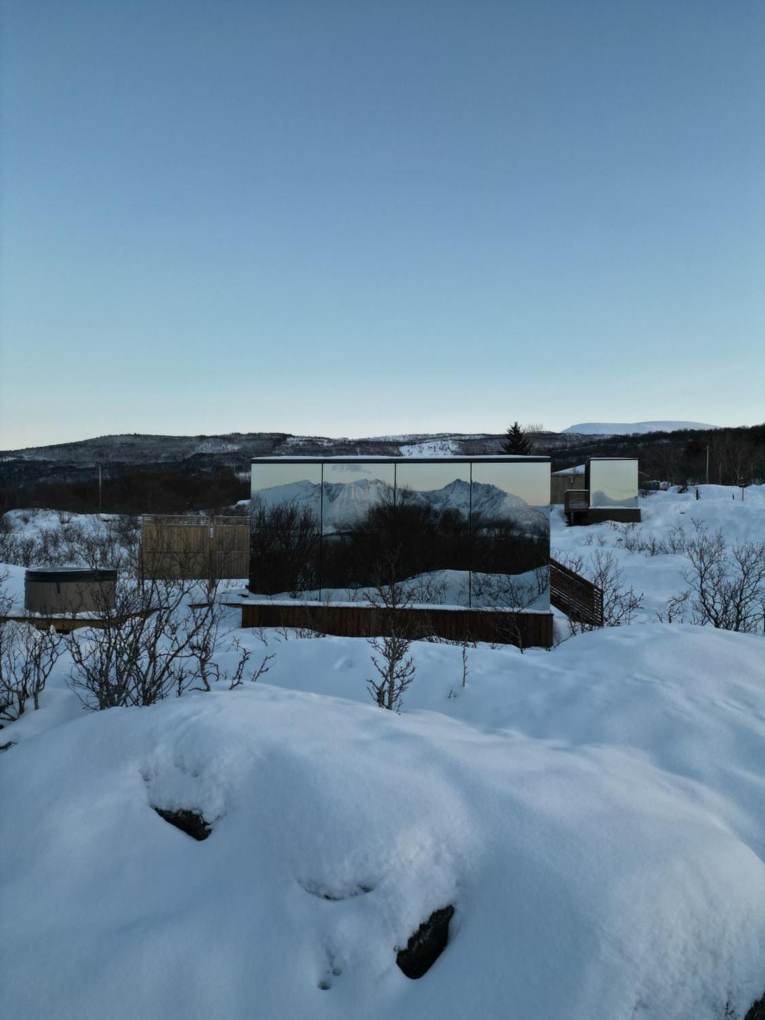 Wonderinn Arctic Utstrand Extérieur photo