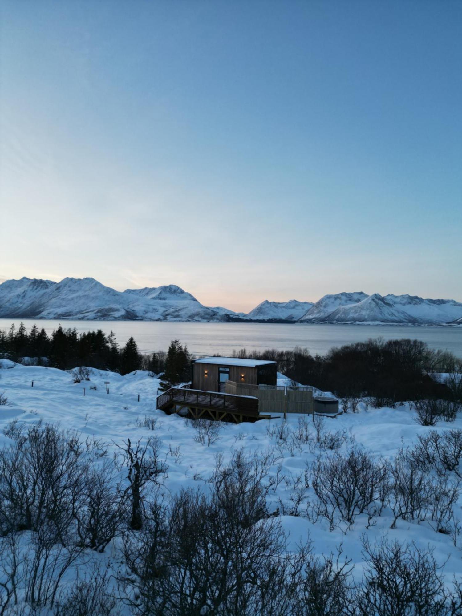 Wonderinn Arctic Utstrand Extérieur photo