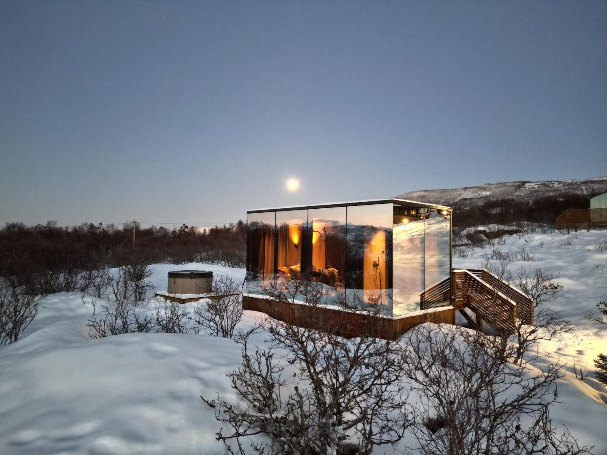 Wonderinn Arctic Utstrand Extérieur photo